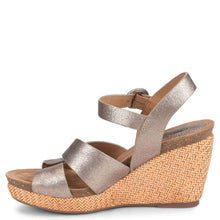 Load image into Gallery viewer, Sofft - Womens - Casidy Gold 9.5