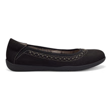 Load image into Gallery viewer, Earth Origins Women&#39;s Fable Slip-On Leather Flat for Work, Casual, Everyday - Black - 7 Narrow
