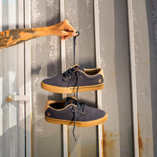 Load image into Gallery viewer, Etnies Men's Jameson 2 Eco Skate Shoe, Navy/Gum/Gold, 13