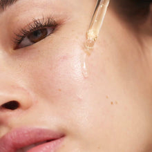 Load image into Gallery viewer, SEPHORA COLLECTION Ultra Glow Serum: Glow + Strengthen Vitamin C Serum 30 ml/ 1.01 fl oz