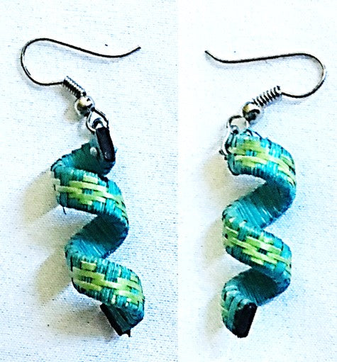 Handmade 
 aquamarine curve earrings