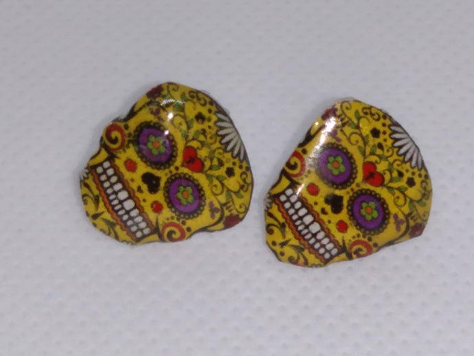 Earrings of Yellow skulls